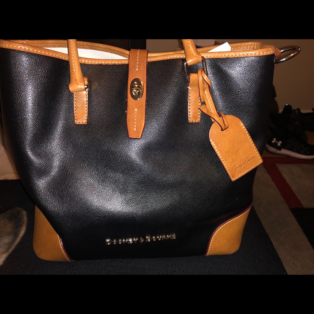 Dooney n Bourke